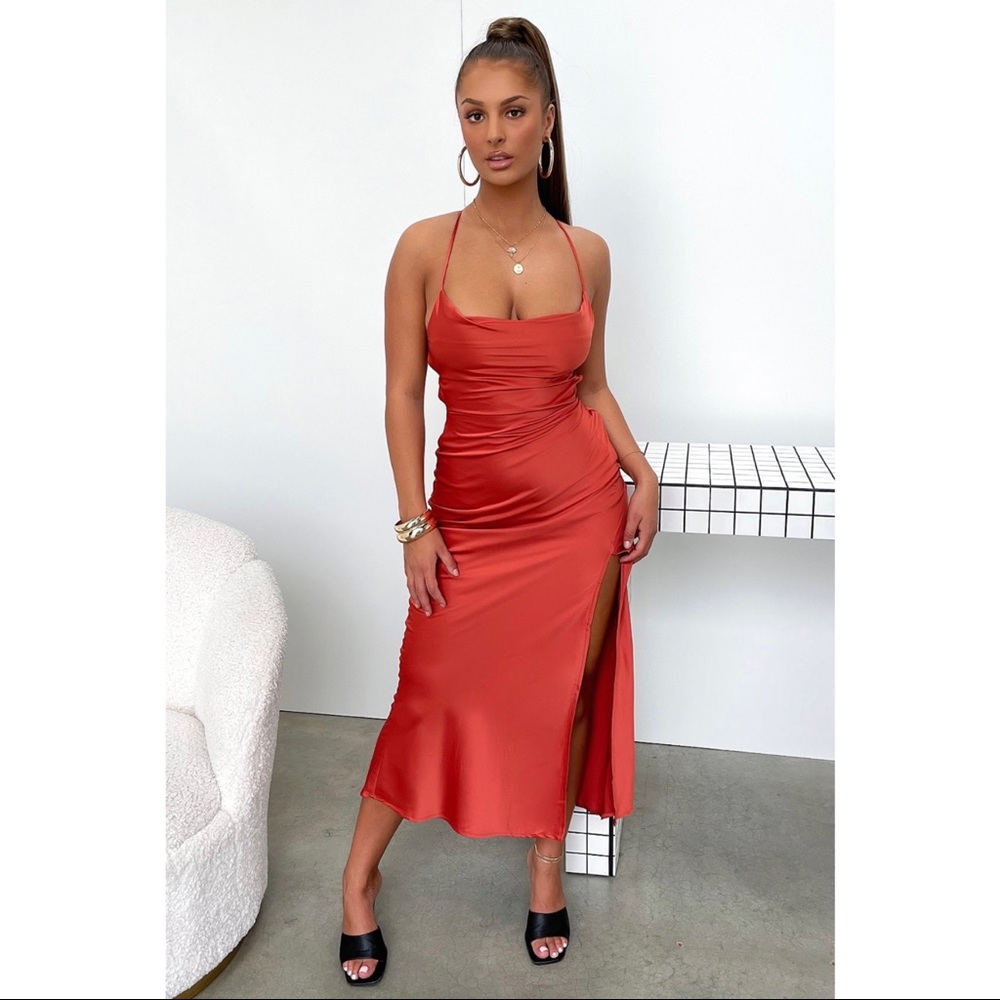 OLIVIA MAXI DRESS - RUST in size US 2